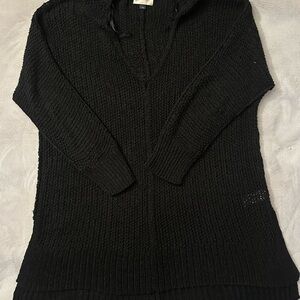 Universal Thread Women's Black V-Neck Sweater